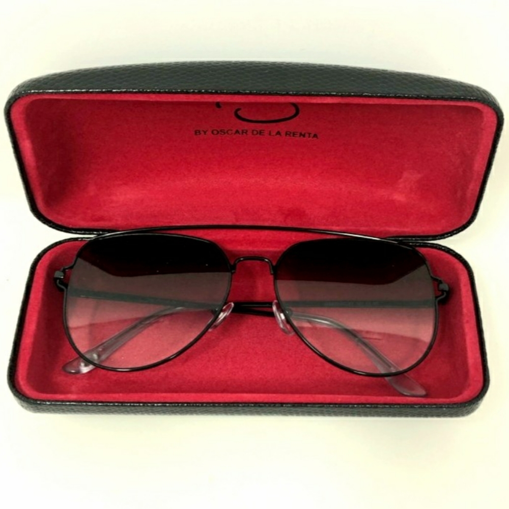 Oscar de la Renta AVIATORS Brand New